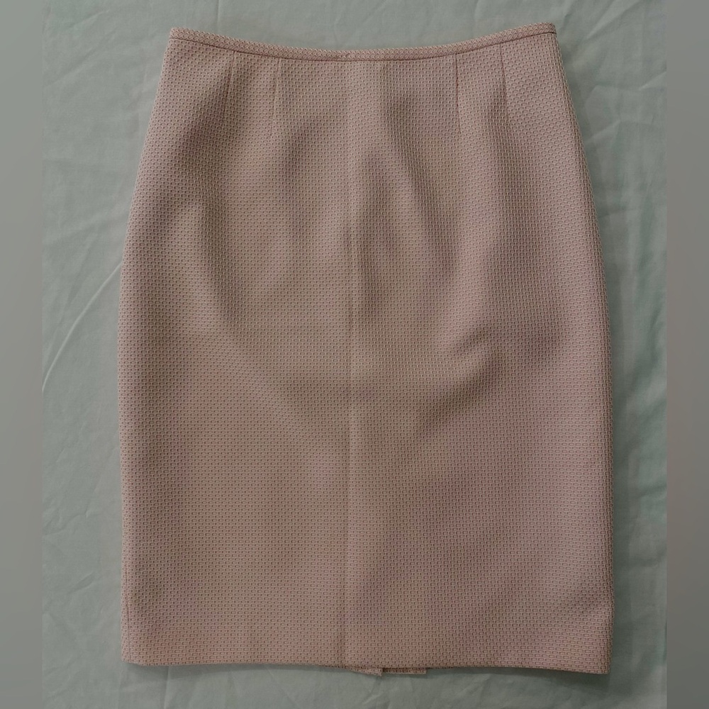 Pink pencil skirt